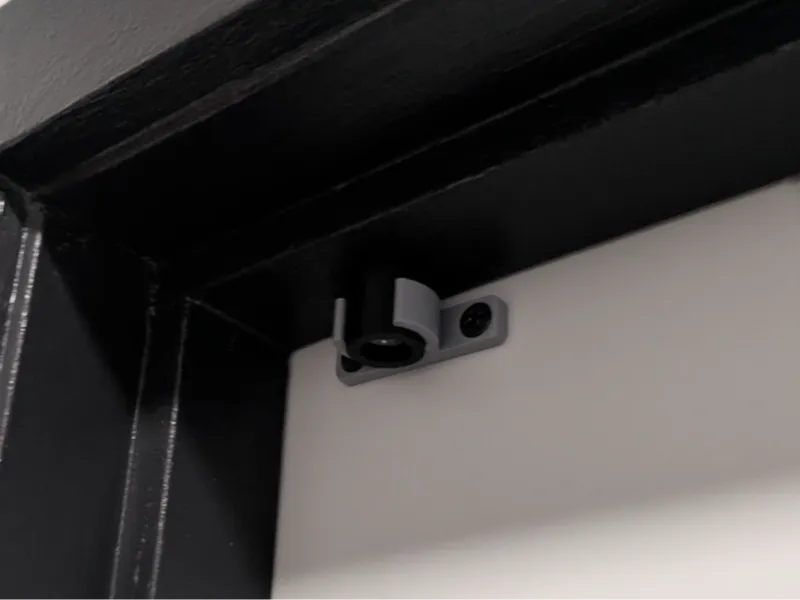Door catch