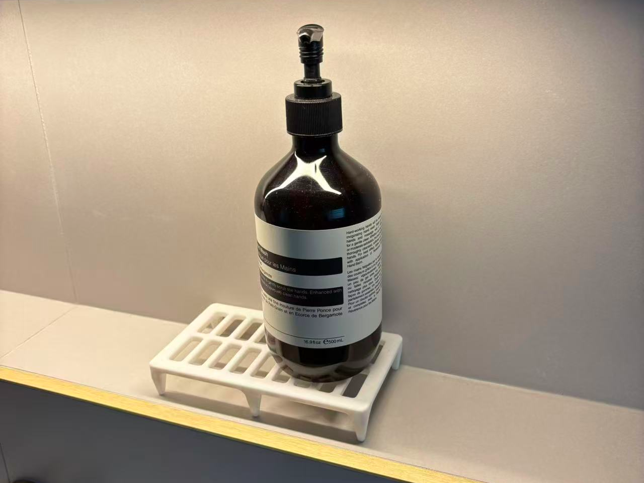 Dry-Bottom Bottle Stand – Anti-Mould Bottle Riser