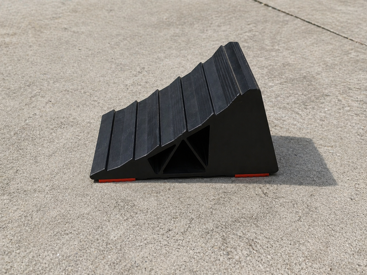 Heavy-Duty Wheel Chock (PETG + TPU Grip Feet)