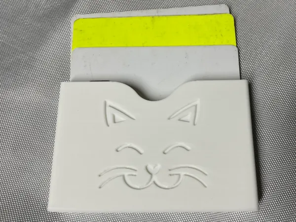 Porte-cartes avec visage de chat