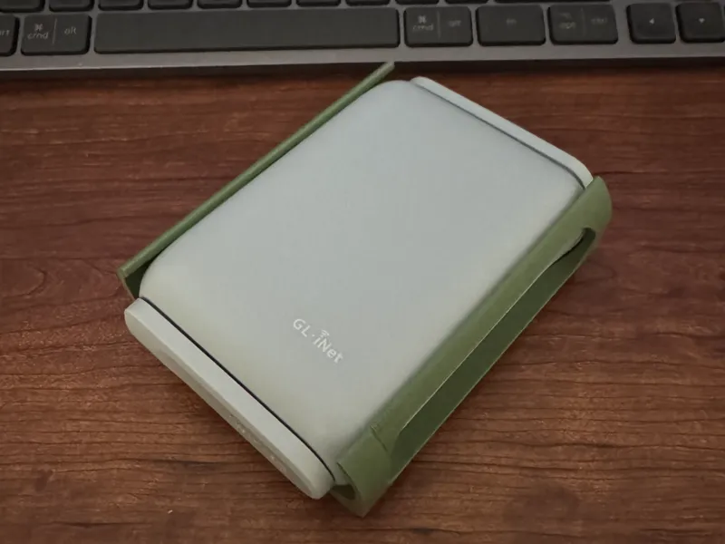 GL.iNet Beryl AX Wall Mount