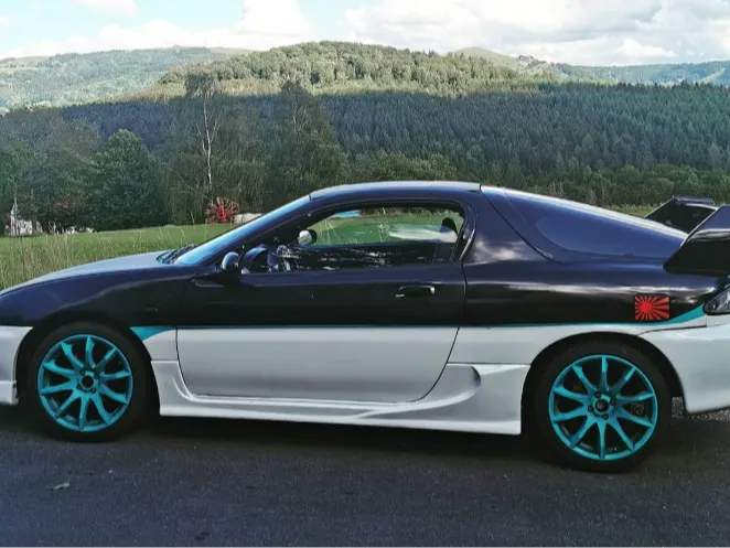 Mazda MX-3 Mit Pakfeifer-Verspoilerung