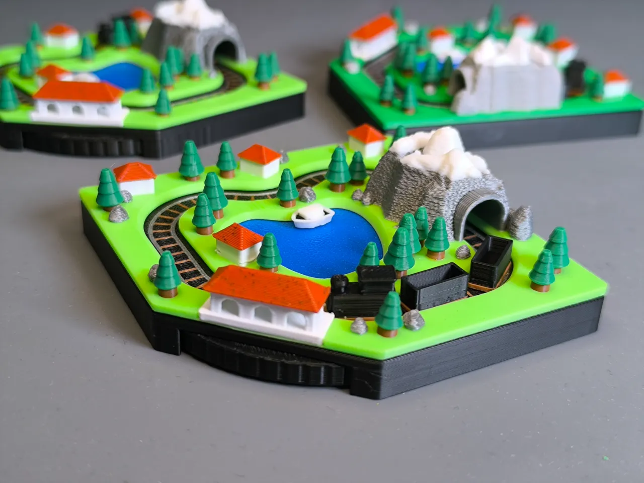 Mini Train - Functional Diorama view 2