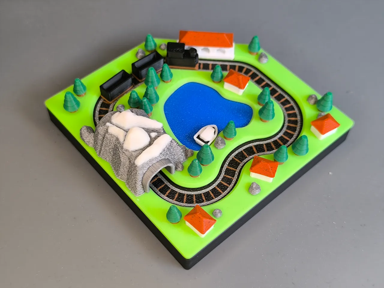 Mini Train - Functional Diorama view 4