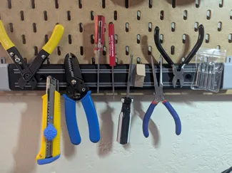 SKADIS Magnet Bar Brackets (Dollarama)