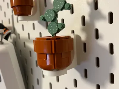 IKEA Skadis - LEGO_Tiny Plants stand "big"
