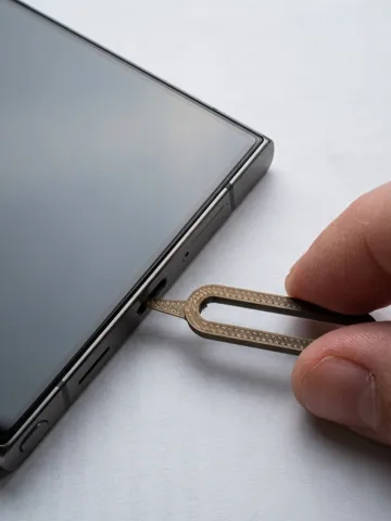 Accesorio de taller: Phone Charging Port Cleaner - less then 1g — vista de referencia 2