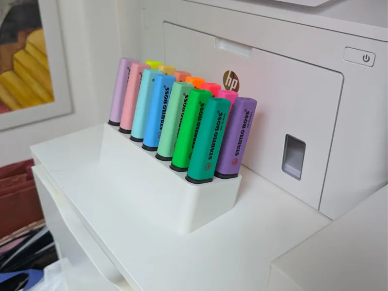 Minimalist Stand for 14 Stabilo Highlighters 