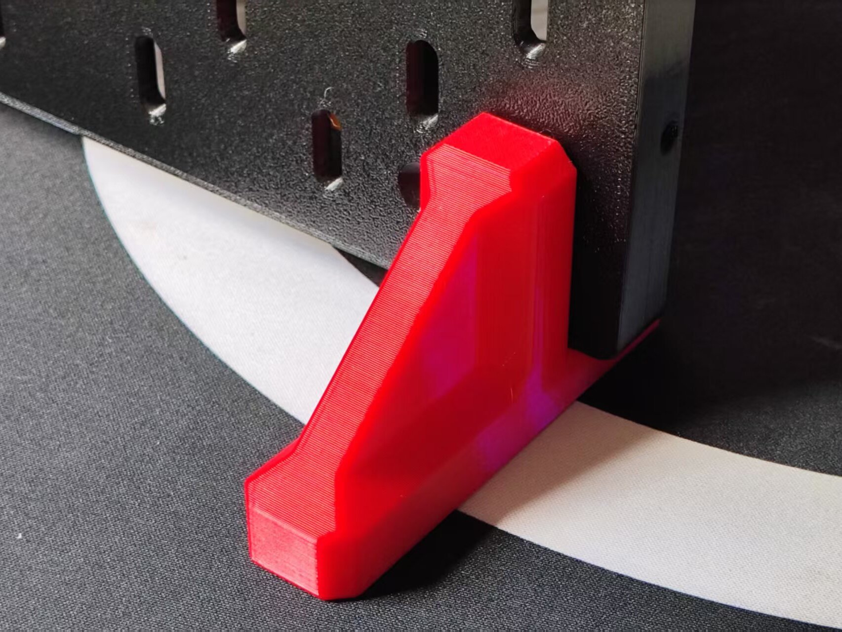 Miniatura 1 do modelo 3D 洞洞板桌面支架