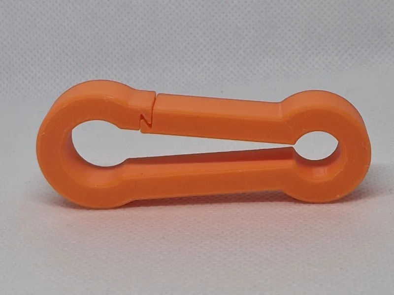 Plastic clip - Carabiner style
