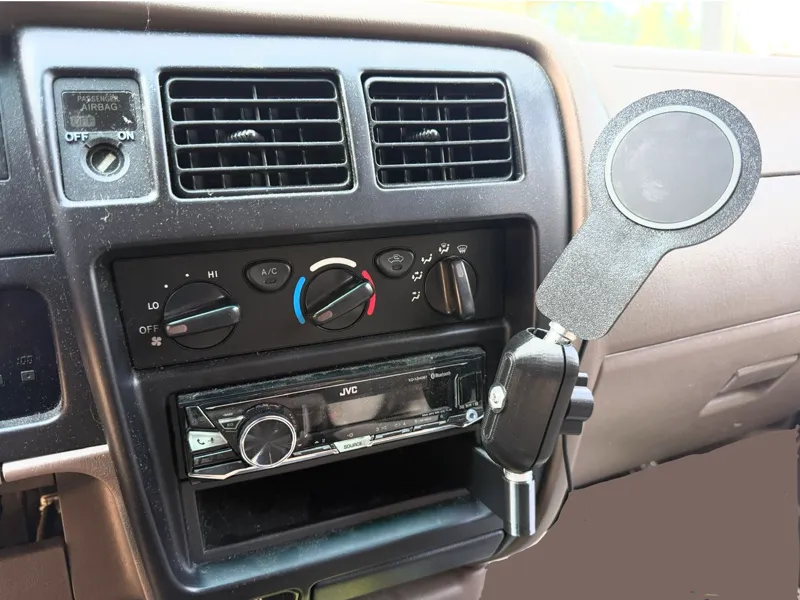 Magsafe vehicle  phone mount with 1" swivel ball