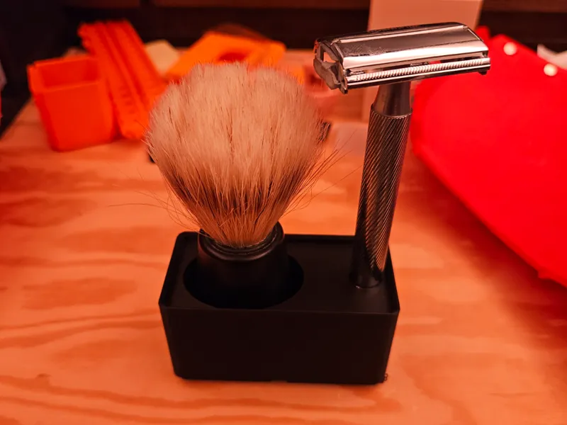 Gridfinity holder for shaving brush and razor