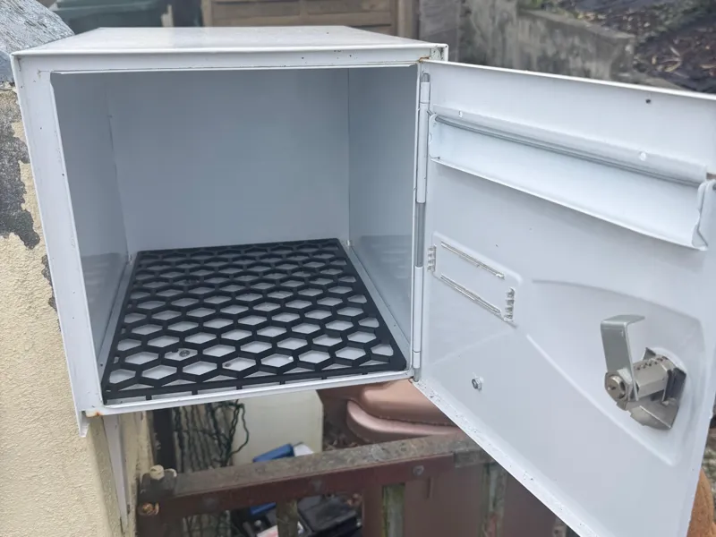 grille anti humidité boite aux lettres