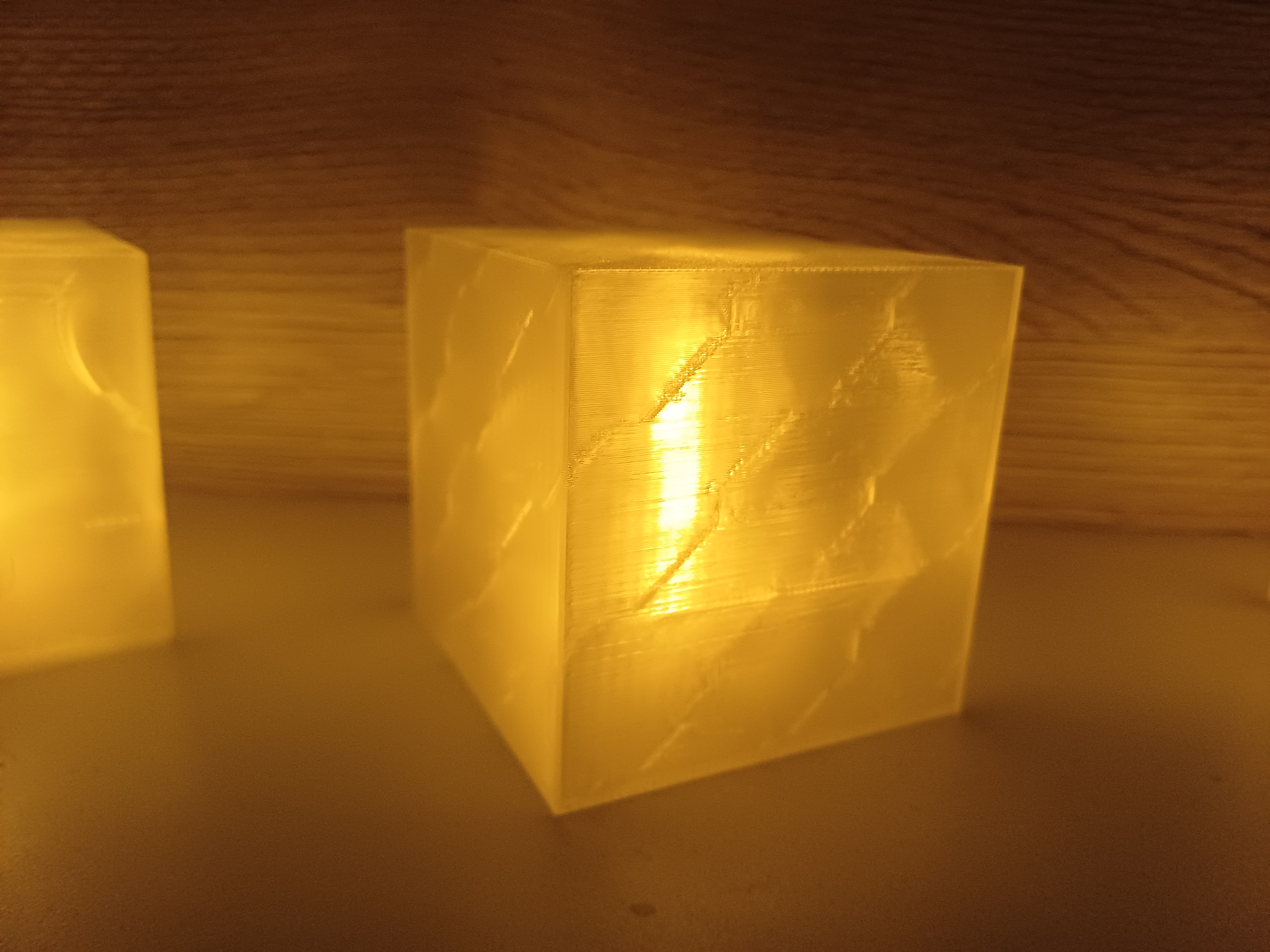 Miniatura 1 do modelo 3D Ice Cube Lamp