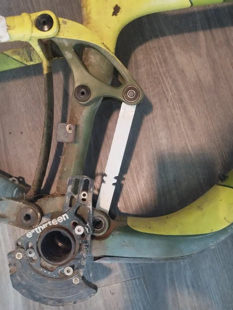 Ajustable fake Shock for MTB service