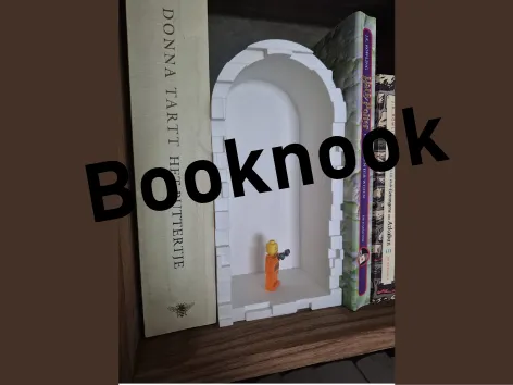 Booknook for statue