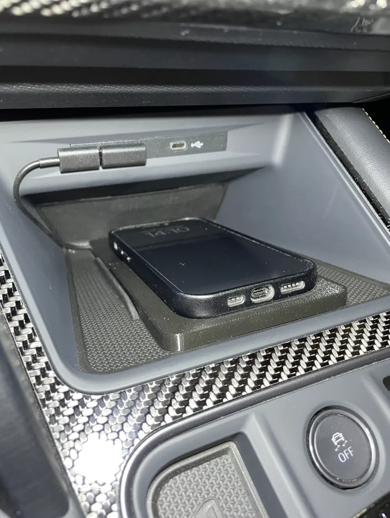Magsafe induction charger for CUPRA