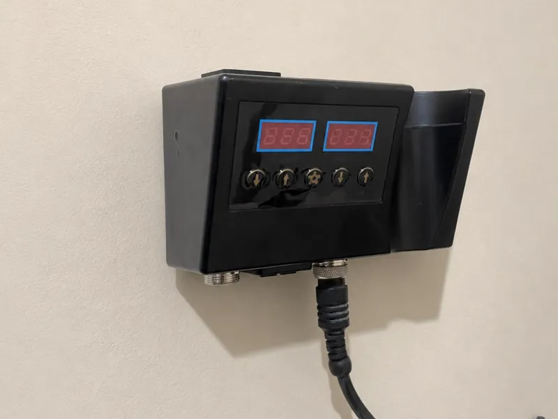SUPORTE DE PAREDE PARA ESTACAO JCD 8898