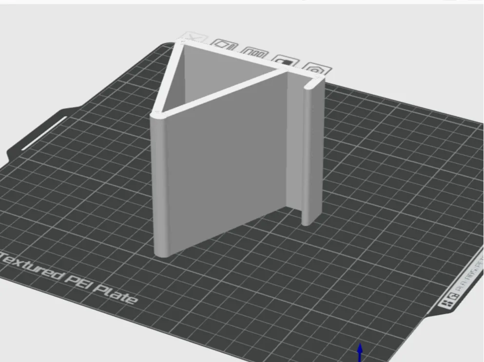 Soporte: Semplice_Porta_Telefono. Referencia del modelo original.