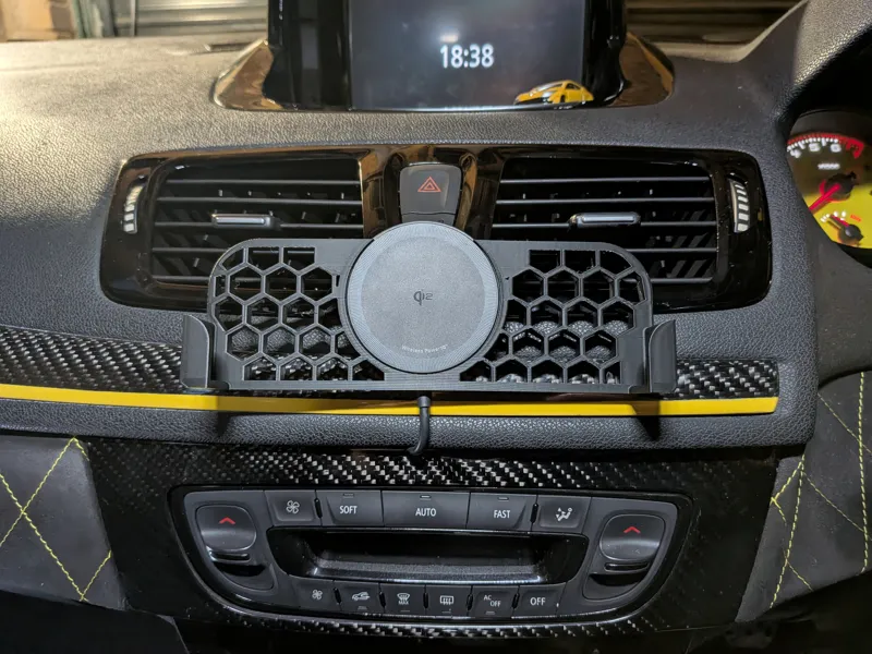 Renault Megane MK3 Wireless MagSafe Charger Mount