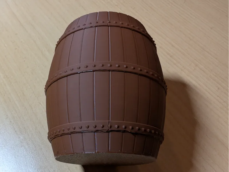 Whiskey barrel-style pen holder