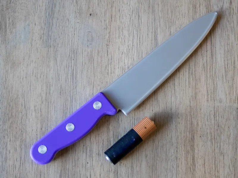 Toy chef's knife - no AMS