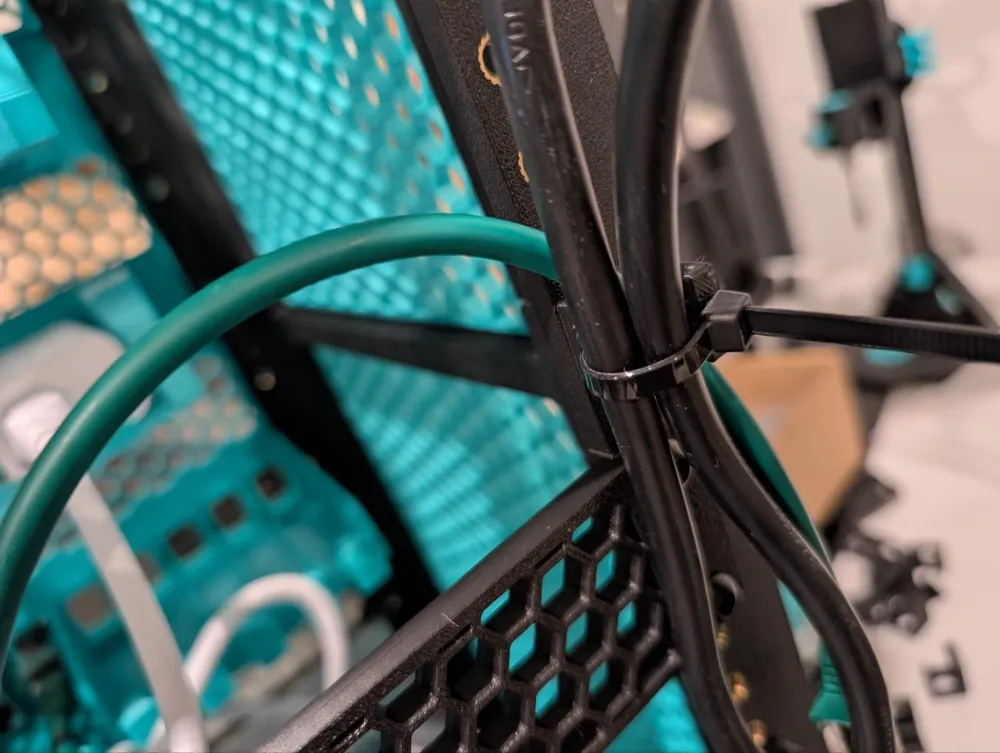 Lab Rax Server Rack Corner Cable Tie Management - Free 3D Print Model ...