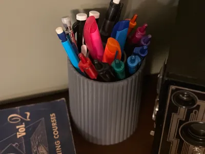 Modern Pencil Cup (v1.0)