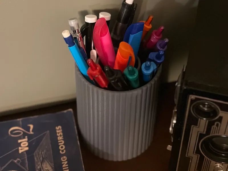 Modern Pencil Cup (v1.0)