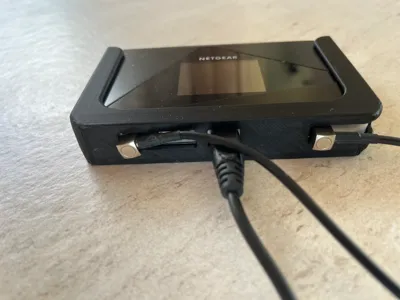 Netgear Aircard 785S wall mount