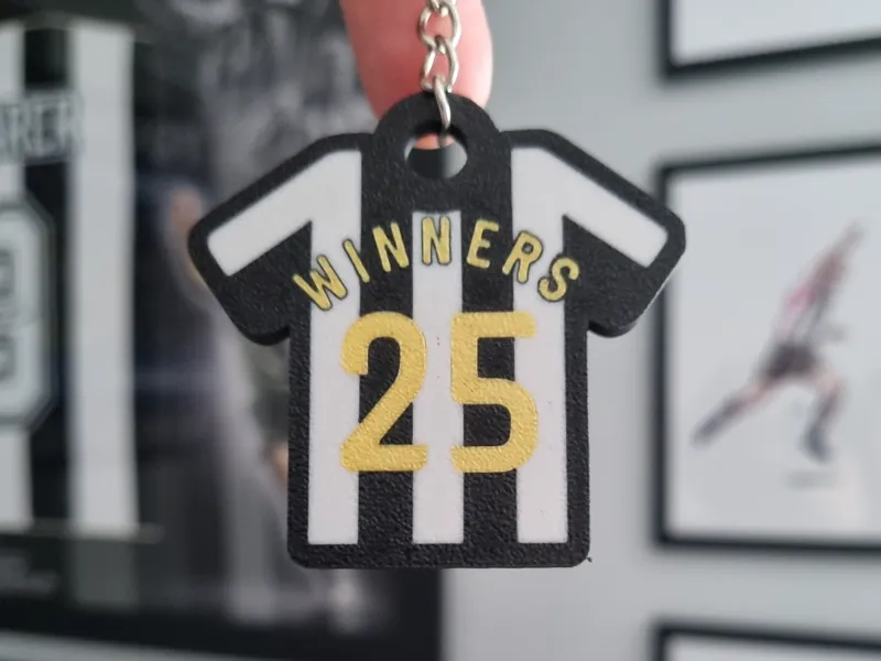 Newcastle United Winners 25 Keyring and Magnet