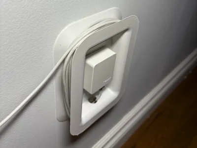 Decora Outlet Wall Plate/Cover with Cable Winder
