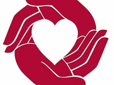 stylized hands heart pendant