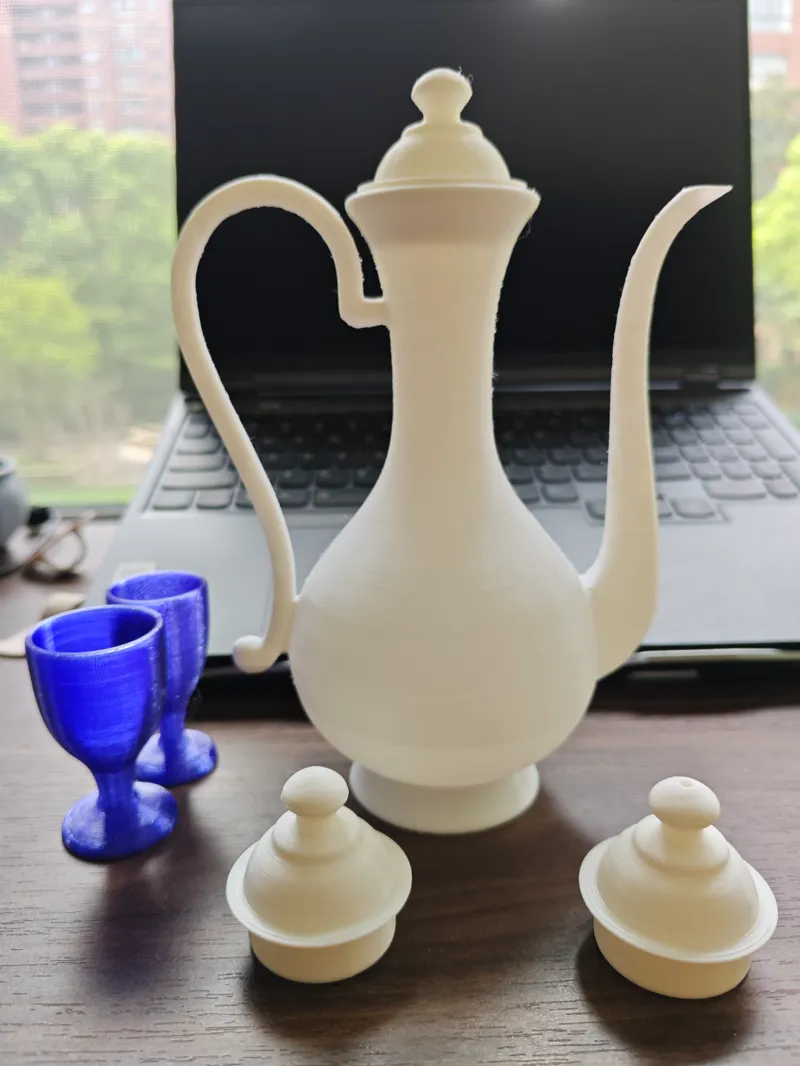 羊脂玉净鹅颈高腰酒瓶丨A traditional Chinese wine bottle set