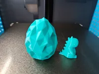 Œuf de dinosaure avec bébé dino — photo 4