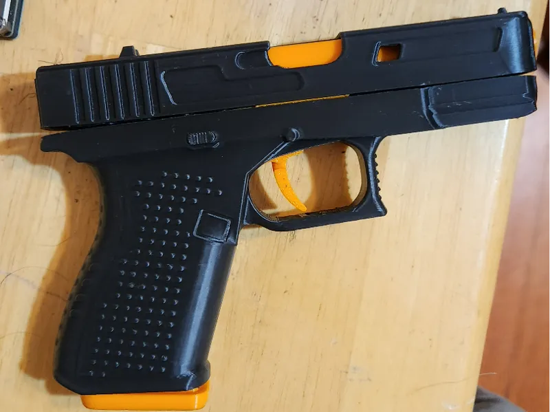 Glock 19 V9 - Look Ma No Glue Edition