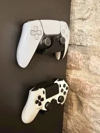 Support mural bas profil pour manette PS5 (version corrigée) — photo 2