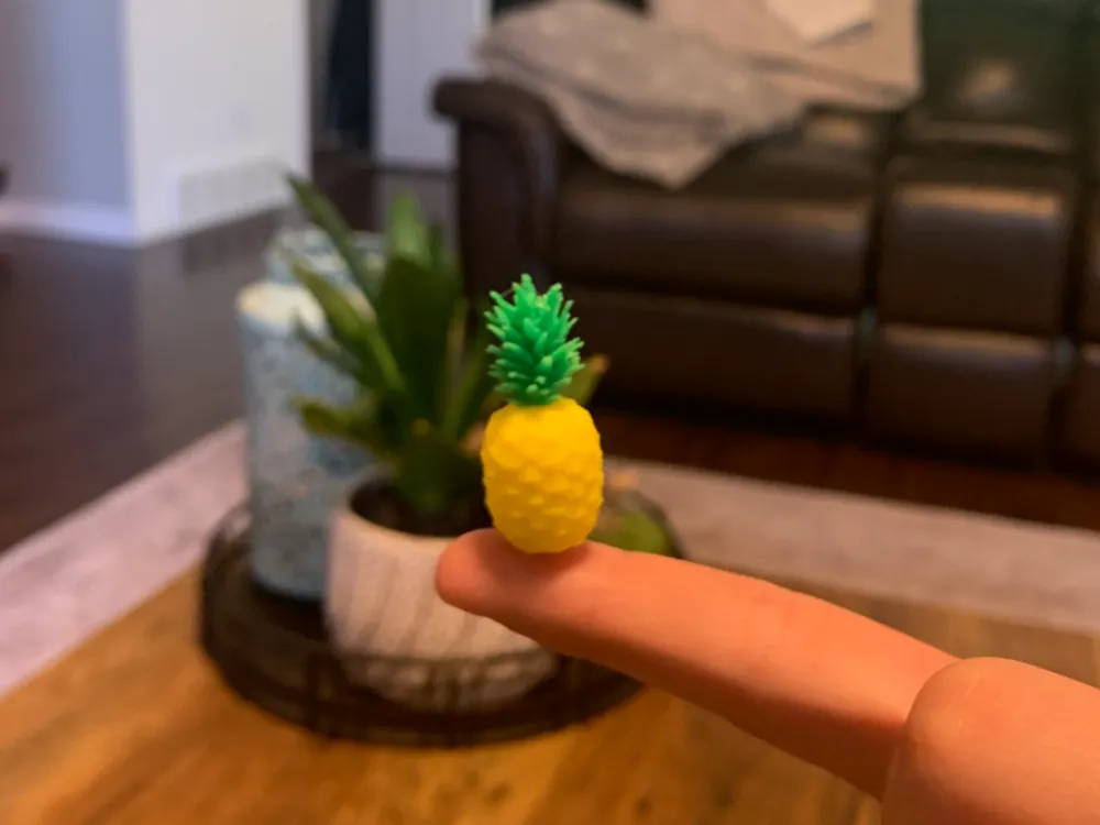Escenografía en miniatura: Mini Pineapple. Referencia del modelo original.