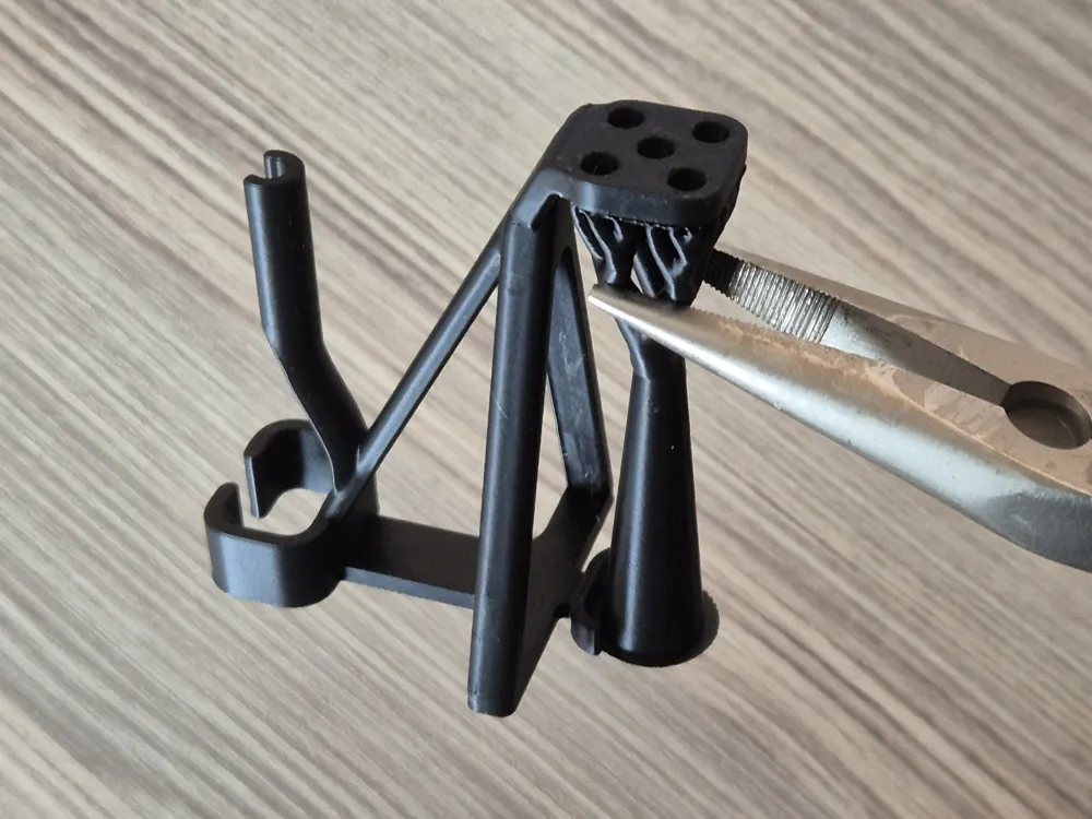 A1 Hub Assistant for 5-Way AMS Hub - Free 3D Print Model - MakerWorld