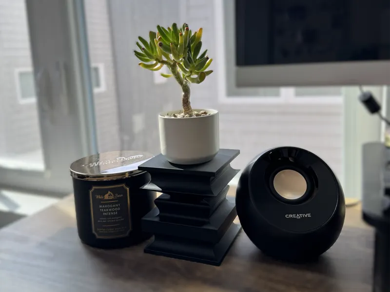 Modern Pedestal Stand | Candles & Plants