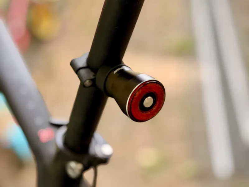 Sattelstangenklemmbefestigung Fahrrad-Rücklicht