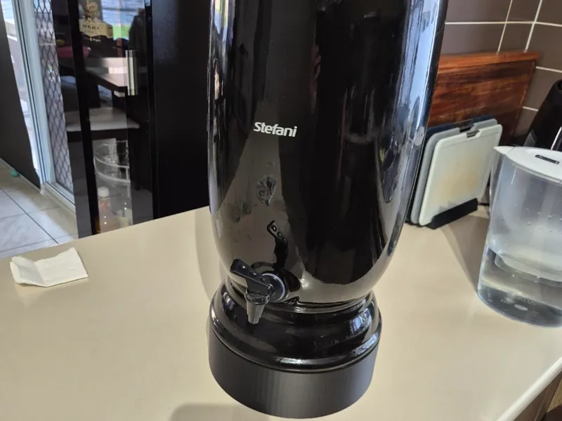Stefani water urn stand
