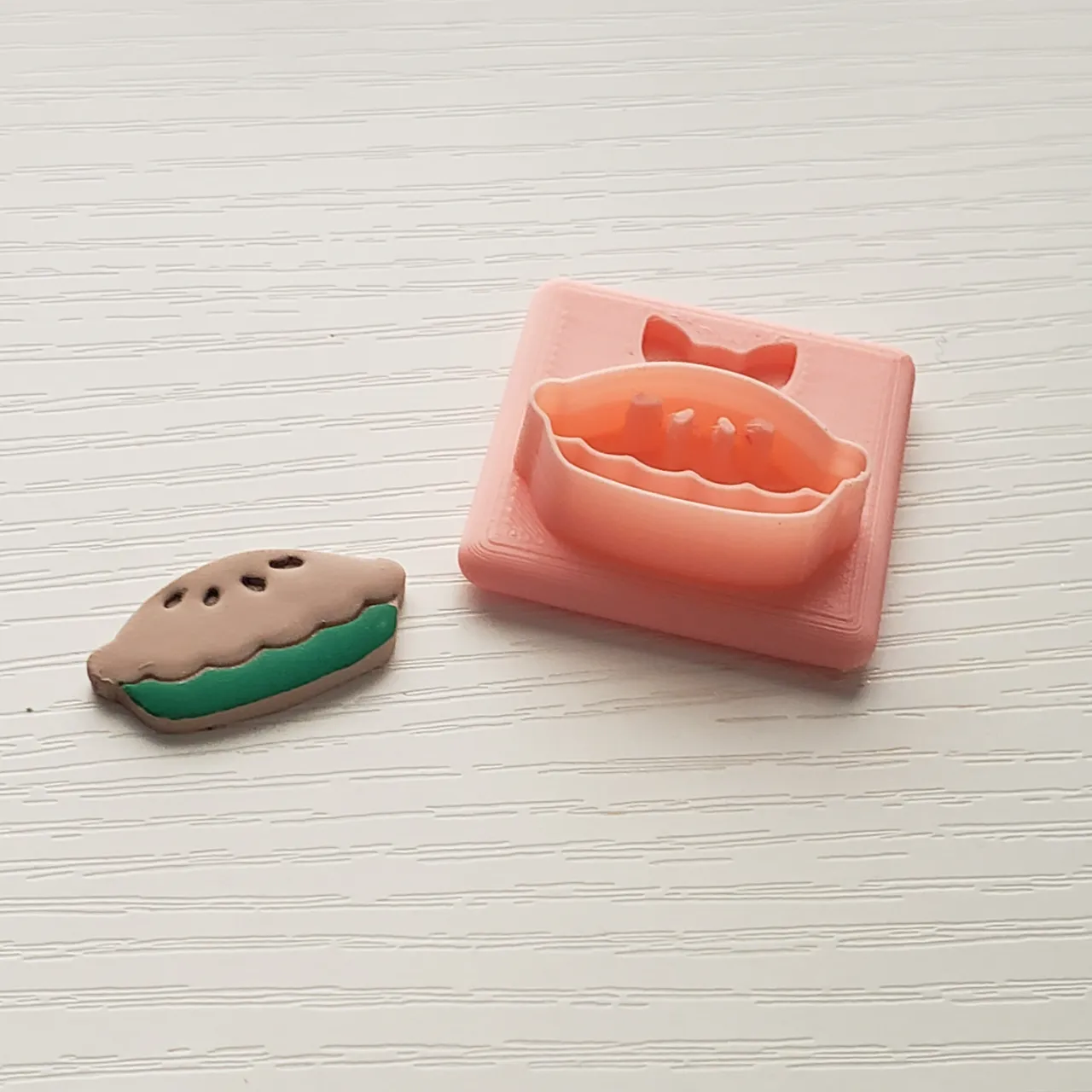 Pie Polymer Clay Earring Cutter view 3