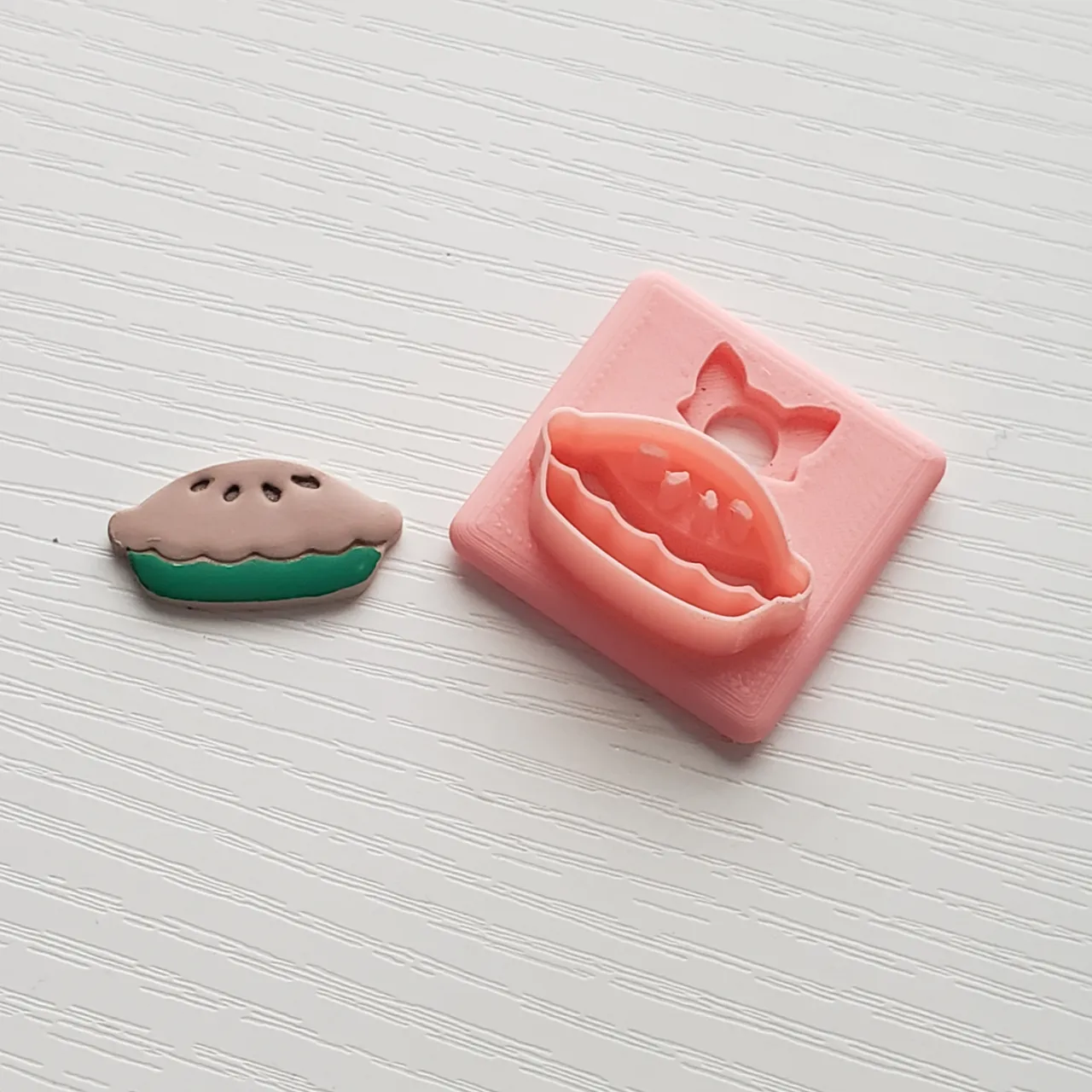 Pie Polymer Clay Earring Cutter view 2
