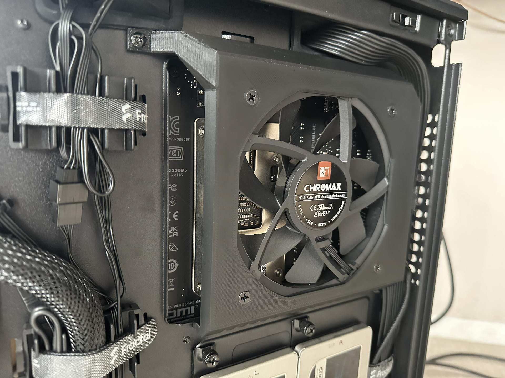 Motherboard back fan mount for FD Meshify 2 case