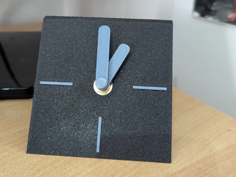 Minimalist Desk Clock