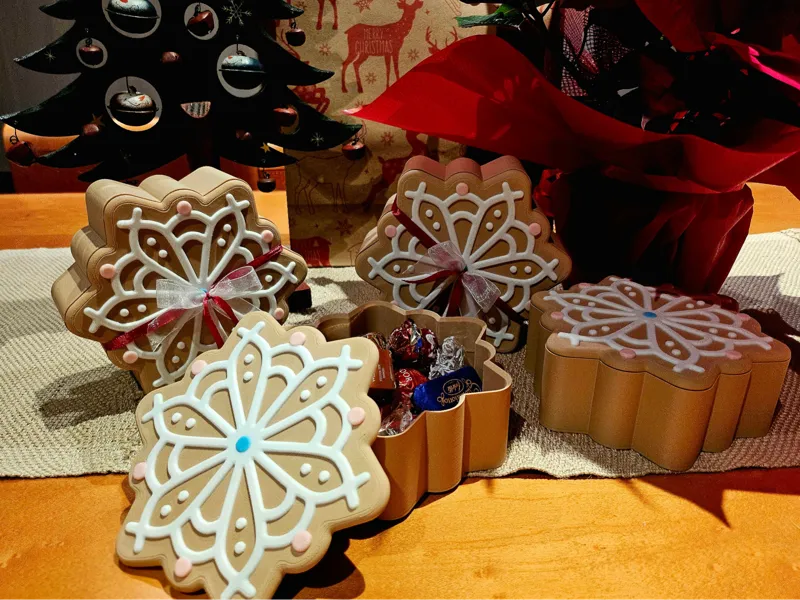 Gingerbread Snowflake Box