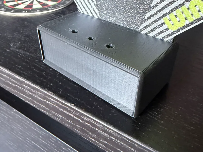 Dart-Panelen-Halter mit Namensschild