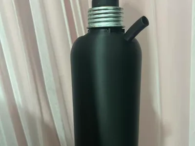 Negative pressure bottle can connect gas mask hose
