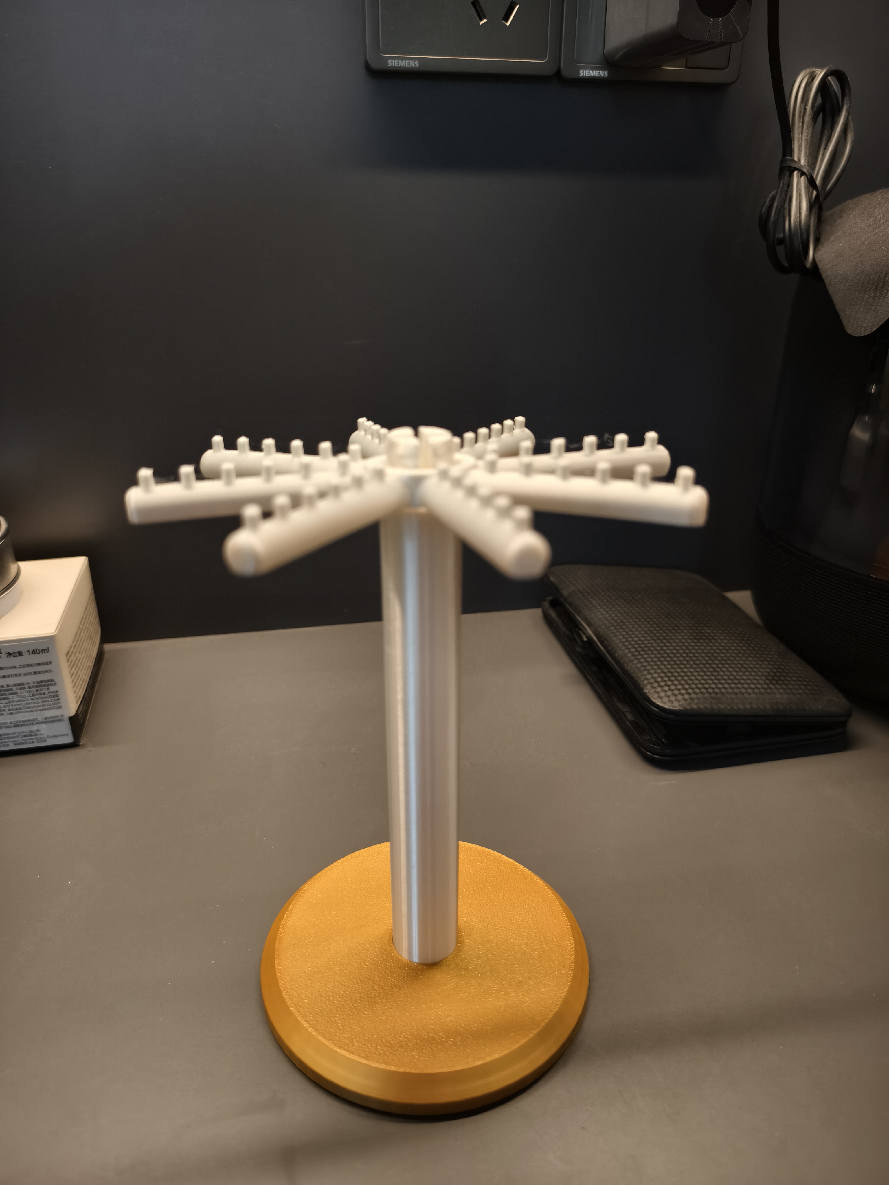 Miniatura 2 do modelo 3D 可旋转首饰架